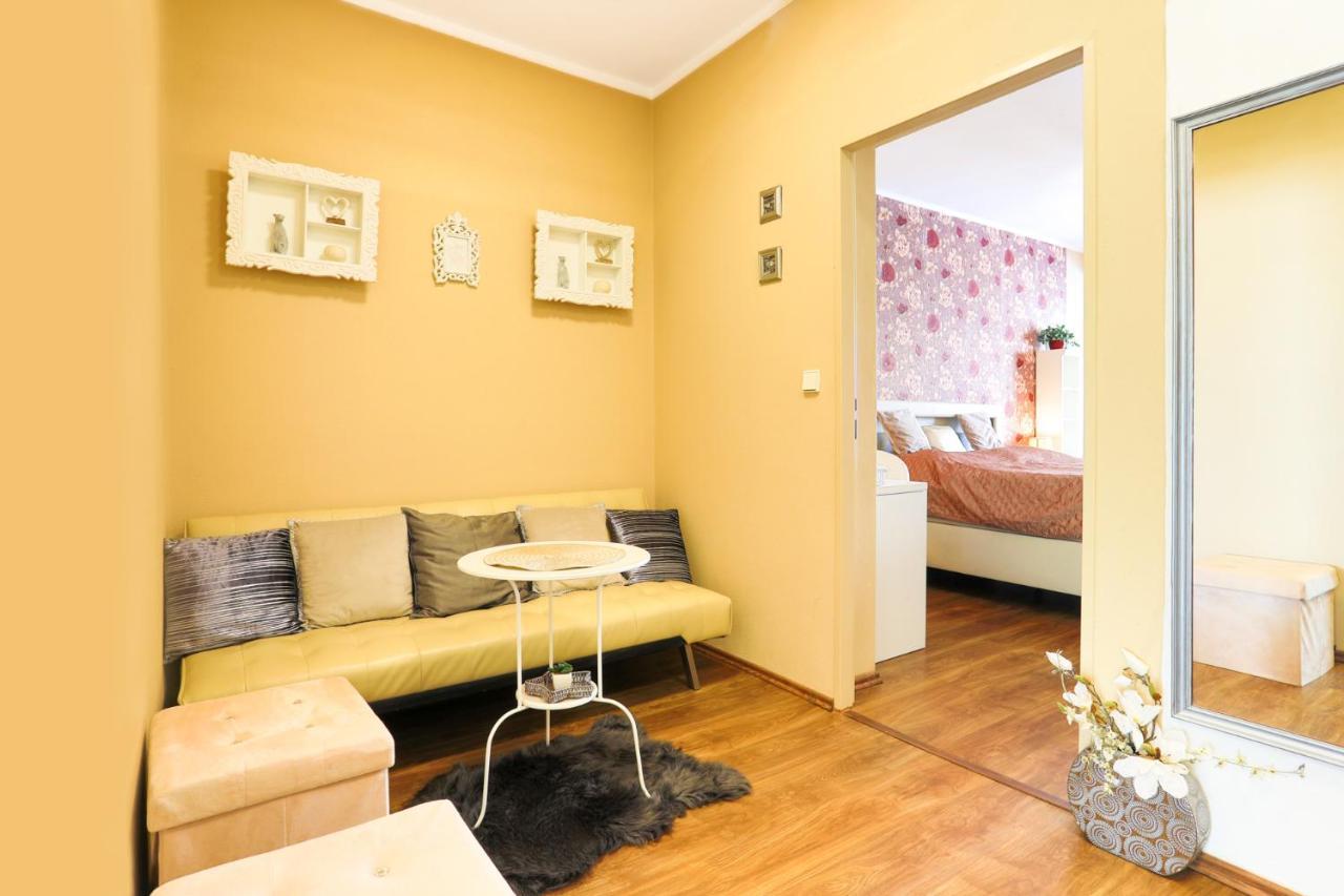 Apartment Carla KLV Exterior foto
